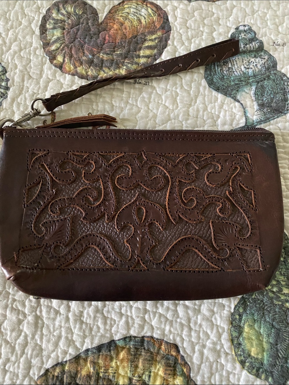 Leaders in Leather Women’s Brown Appliqué Leather Wristlet Clutch
